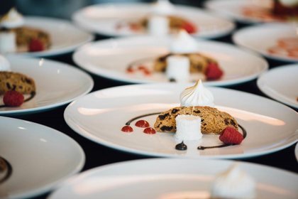 Bouchées dressées à l'assiette pour un cocktail